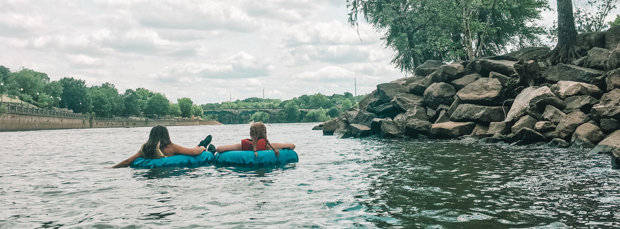 floating down chattahoochee river with tube rentals