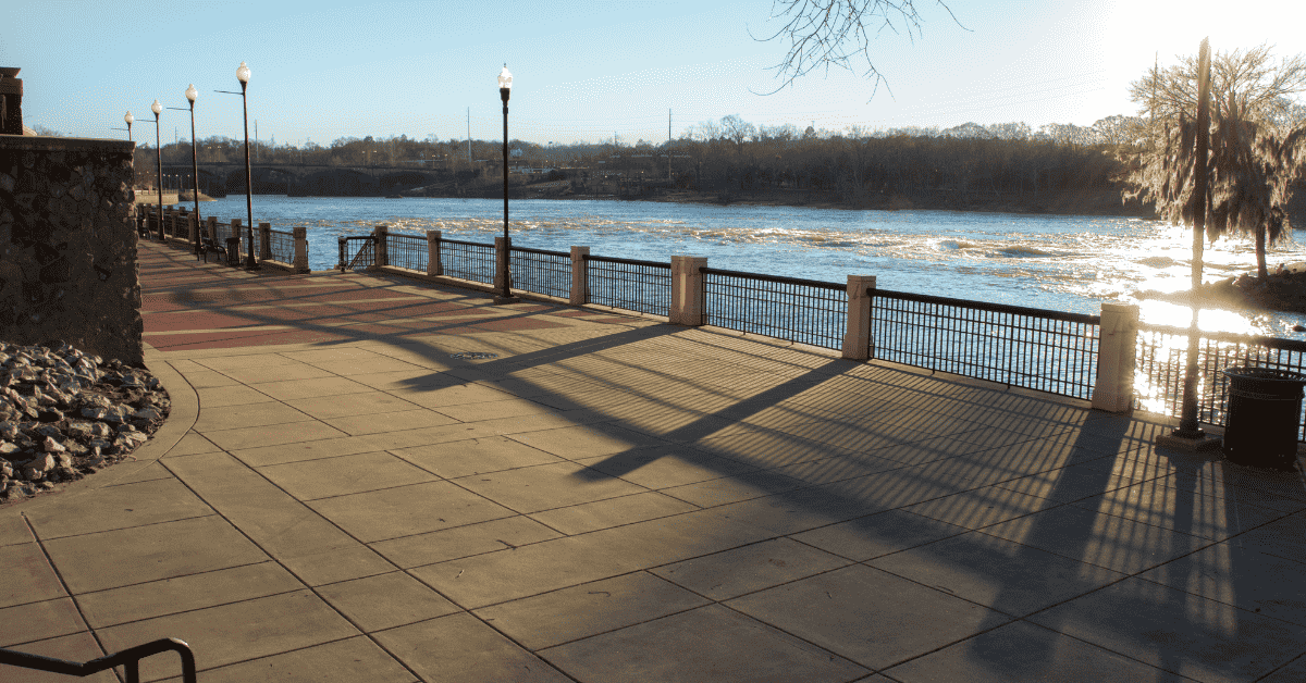 chattahoochee-ga-riverwalk RiverWalk along Chattahoochee River